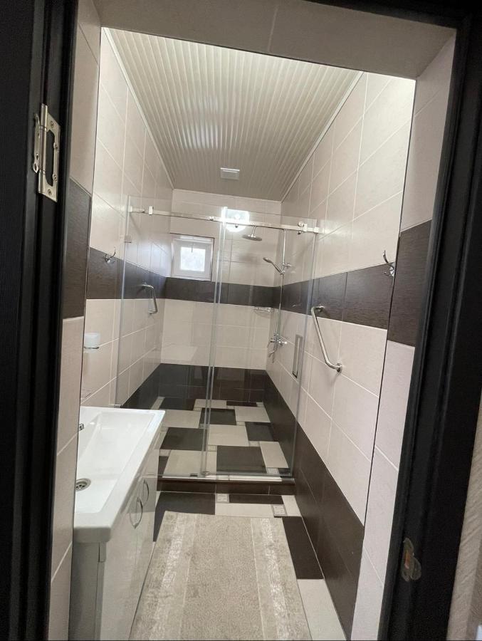 Hotel Роща 7 Bishkek Exterior foto